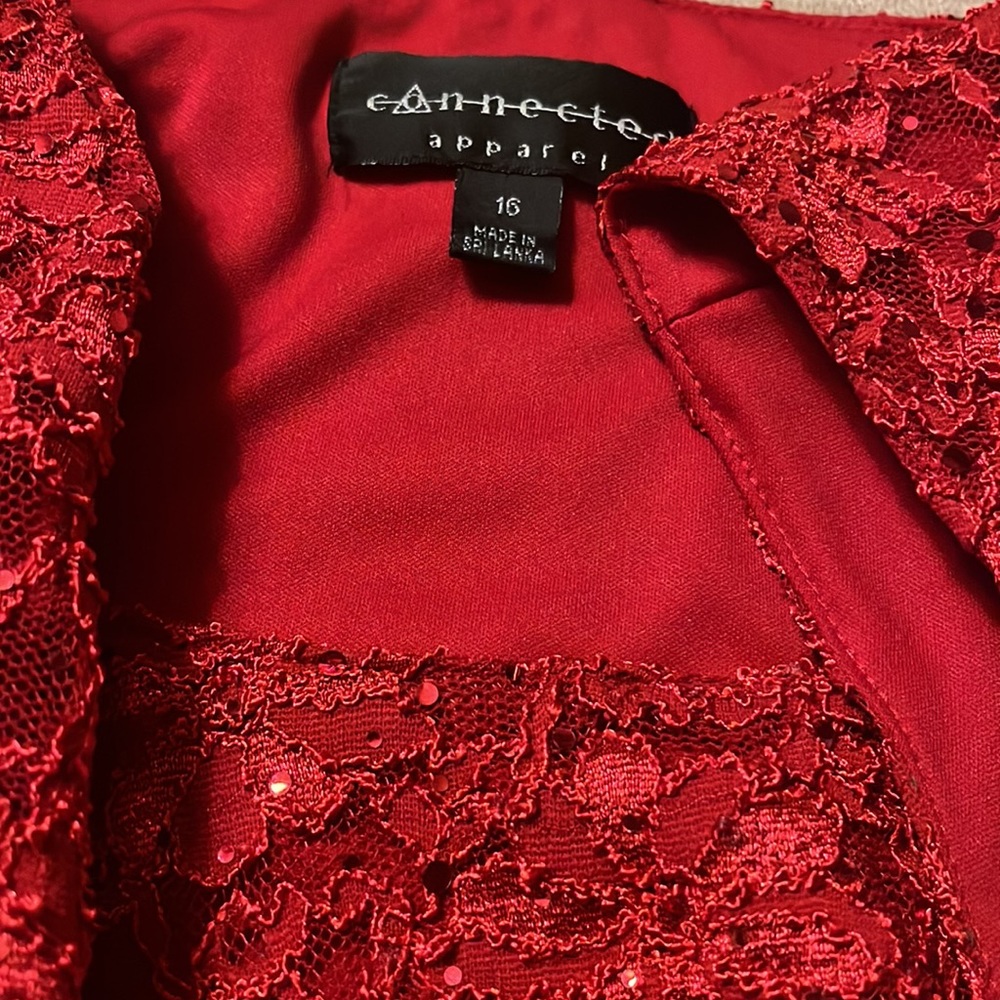 Pretty red fancy dress. Perfect for the holidays. Sparkles with sequins on top. - Picture 4 of 4